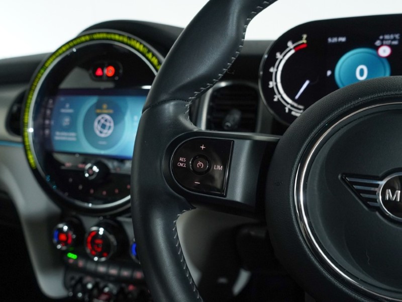 2023 (23) MINI HATCHBACK 1.5 Cooper Exclusive 3dr 4711775