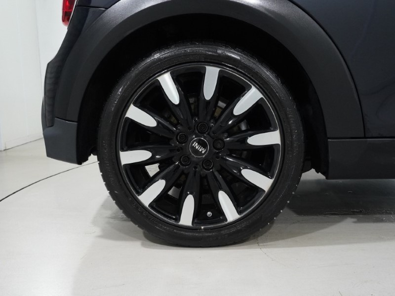 2023 (23) MINI HATCHBACK 1.5 Cooper Exclusive 3dr 4711753