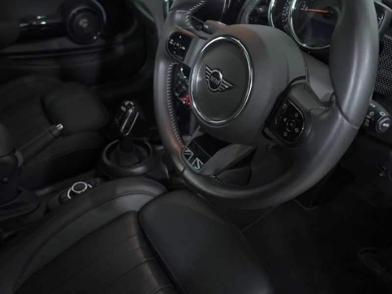 2022 (72) MINI HATCHBACK 1.5 Cooper Exclusive 3dr Auto 4711202