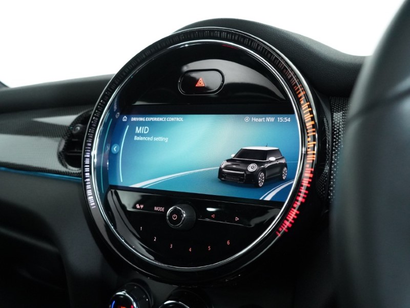 2022 (72) MINI HATCHBACK 1.5 Cooper Exclusive 3dr Auto 4711232