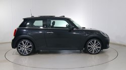 2022 (72) MINI HATCHBACK 1.5 Cooper Exclusive 3dr Auto 4711191