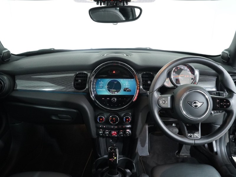 2022 (72) MINI HATCHBACK 1.5 Cooper Exclusive 3dr Auto 4711206