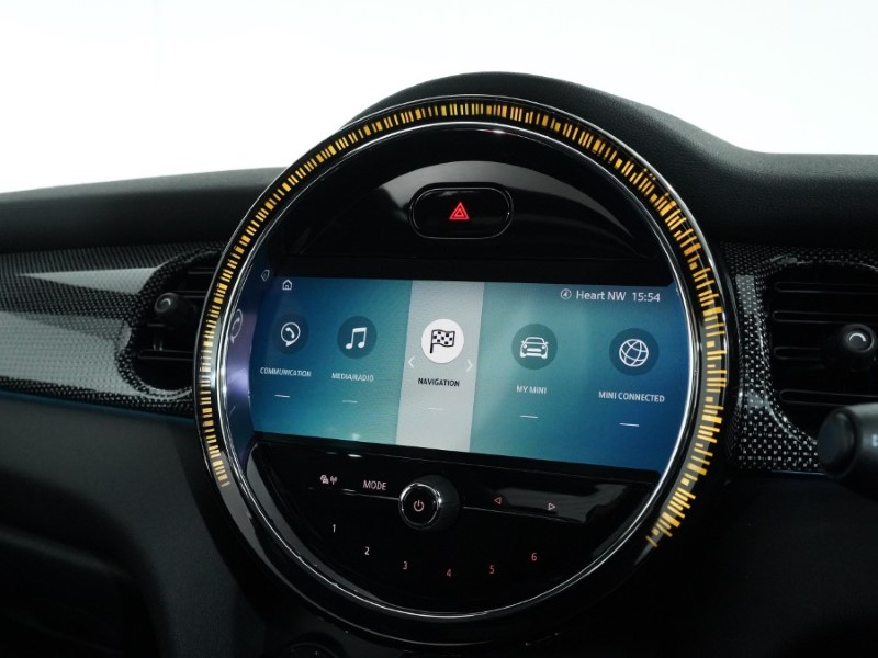 2022 (72) MINI HATCHBACK 1.5 Cooper Exclusive 3dr Auto 4711238