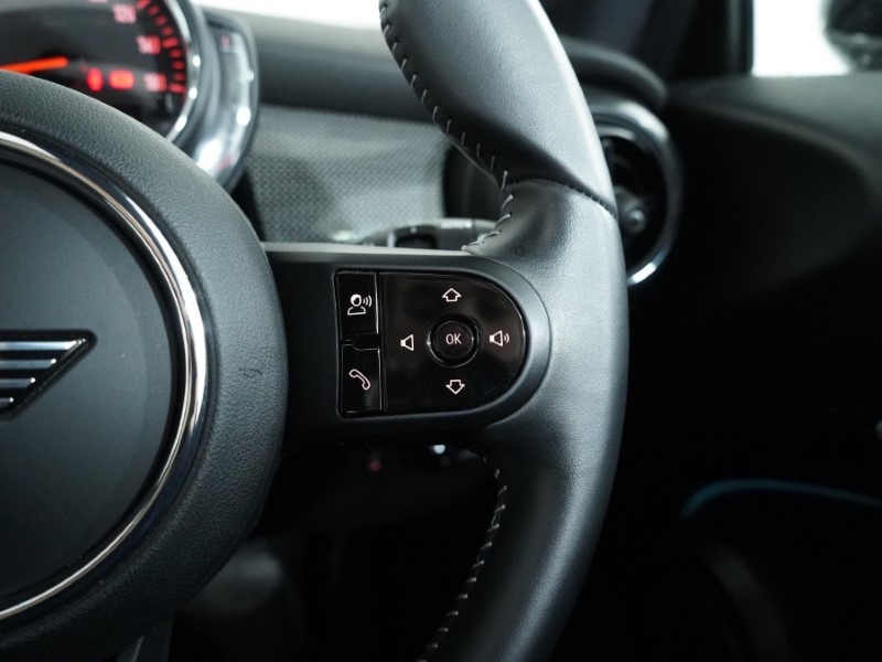 2022 (72) MINI HATCHBACK 1.5 Cooper Exclusive 3dr Auto 4711221