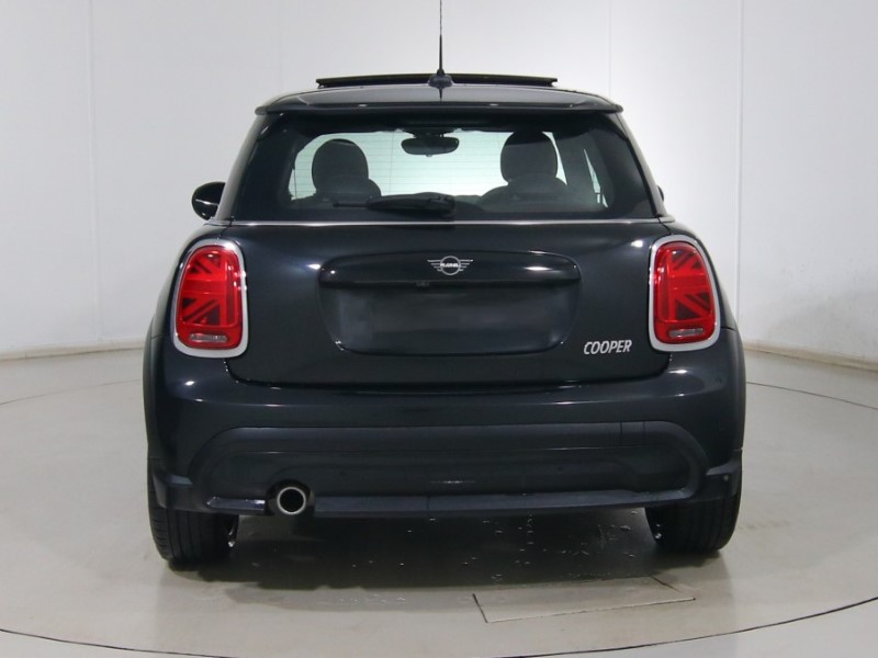 2022 (72) MINI HATCHBACK 1.5 Cooper Exclusive 3dr Auto 4712084