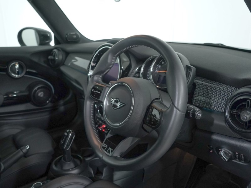 2022 (72) MINI HATCHBACK 1.5 Cooper Exclusive 3dr Auto 4711200