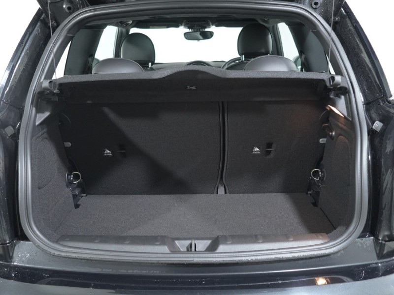 2022 (72) MINI HATCHBACK 1.5 Cooper Exclusive 3dr Auto 4711196