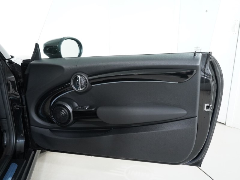 2022 (72) MINI HATCHBACK 1.5 Cooper Exclusive 3dr Auto 4711199