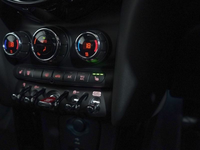 2022 (72) MINI HATCHBACK 1.5 Cooper Exclusive 3dr Auto 4711229