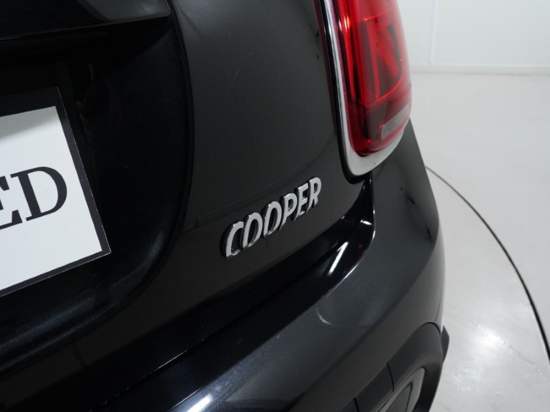 2022 (72) MINI HATCHBACK 1.5 Cooper Exclusive 3dr Auto 4711195