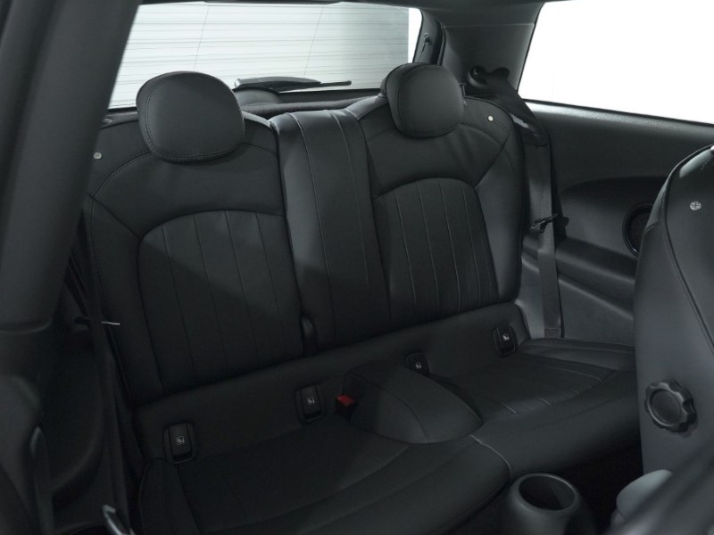 2022 (72) MINI HATCHBACK 1.5 Cooper Exclusive 3dr Auto 4711204