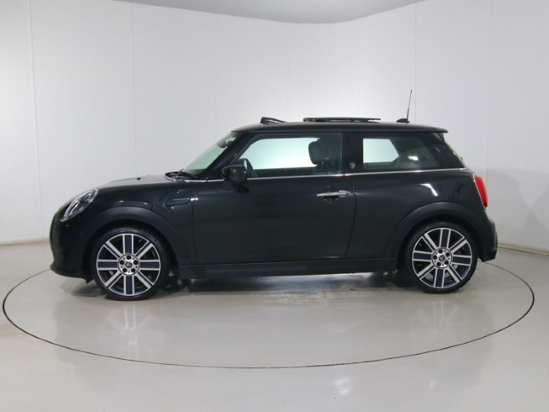 2022 (72) MINI HATCHBACK 1.5 Cooper Exclusive 3dr Auto 4711187