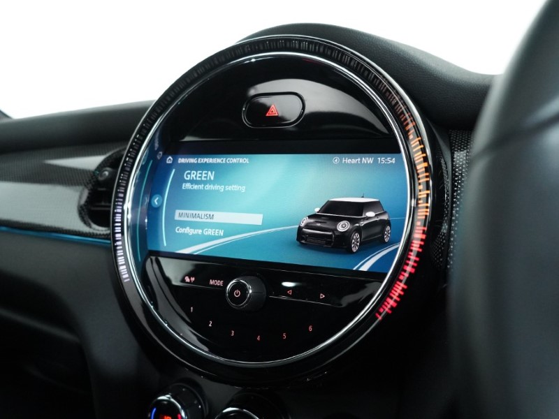 2022 (72) MINI HATCHBACK 1.5 Cooper Exclusive 3dr Auto 4711233