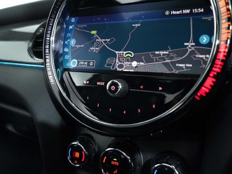 2022 (72) MINI HATCHBACK 1.5 Cooper Exclusive 3dr Auto 4711226