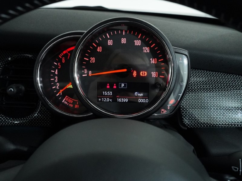 2022 (72) MINI HATCHBACK 1.5 Cooper Exclusive 3dr Auto 4711223