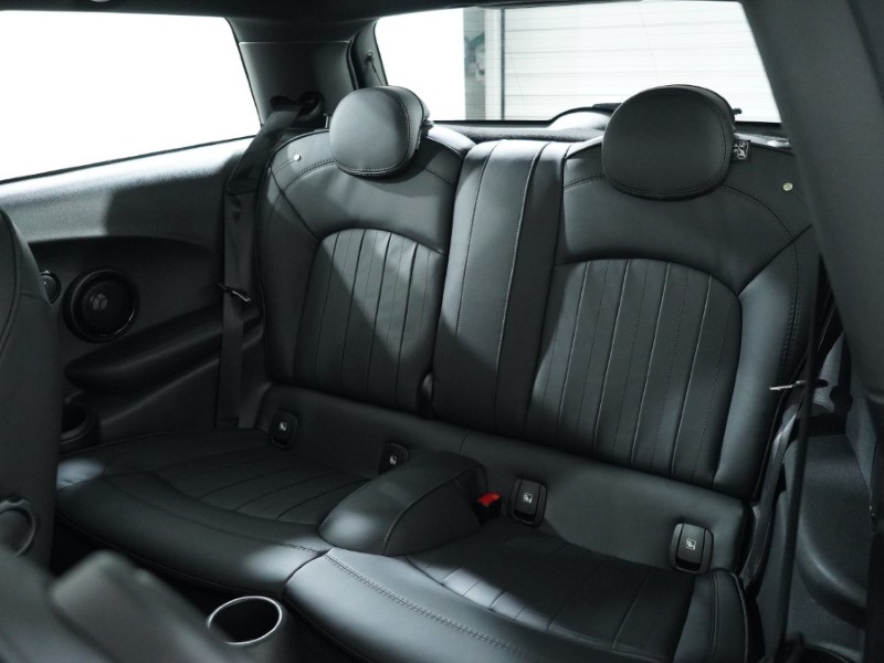 2022 (72) MINI HATCHBACK 1.5 Cooper Exclusive 3dr Auto 4711215