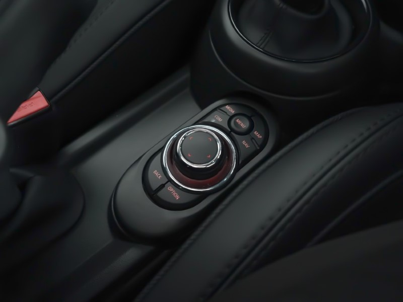 2022 (72) MINI HATCHBACK 1.5 Cooper Exclusive 3dr Auto 4711236