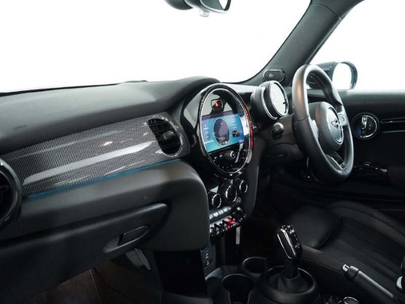 2022 (72) MINI HATCHBACK 1.5 Cooper Exclusive 3dr Auto 4711214