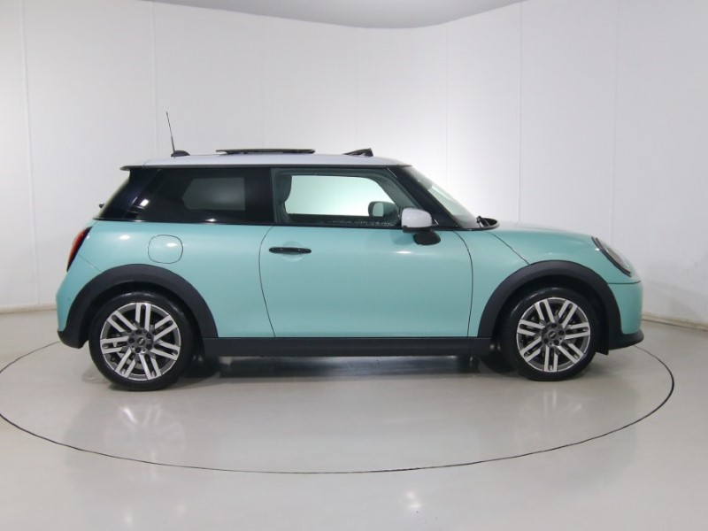 2024 (24) MINI COOPER 1.5 C Classic 3dr Auto 4709015