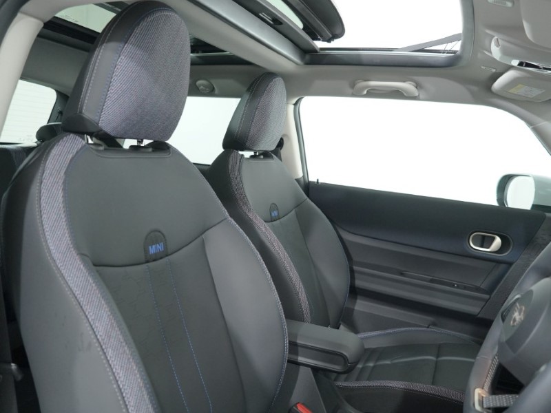 2024 (24) MINI COOPER 1.5 C Classic 3dr Auto 4708973