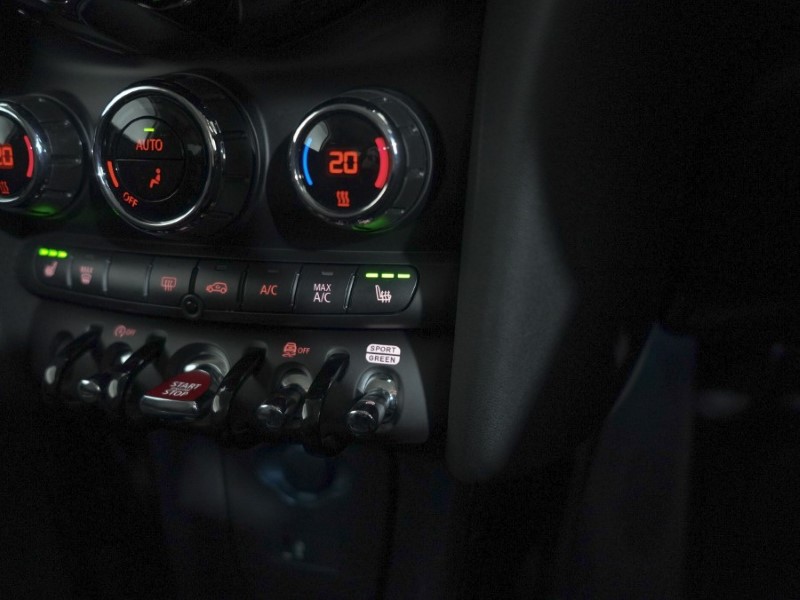 2023 (73) MINI HATCHBACK 1.5 Cooper Classic 3dr Auto 4708361