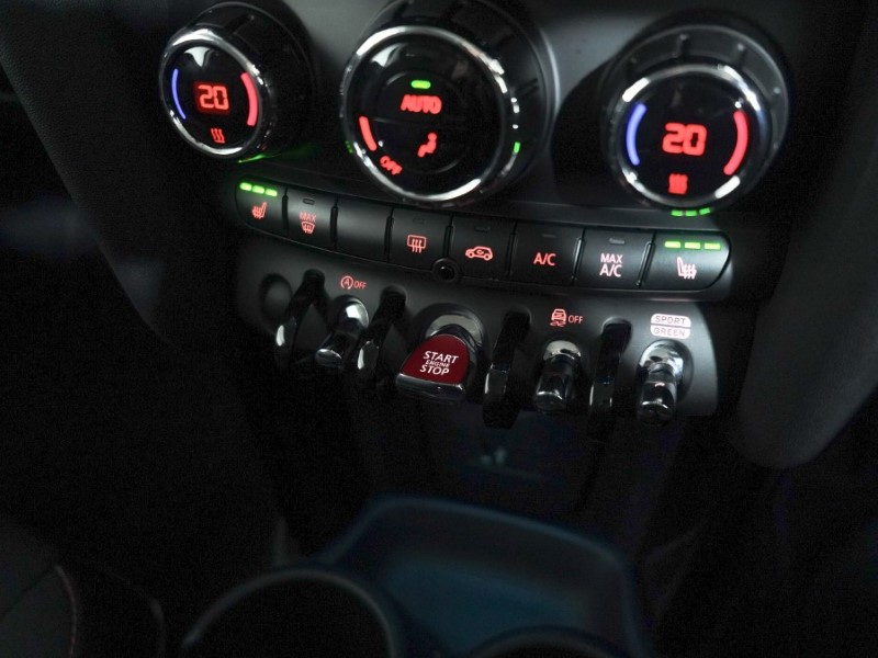 2023 (73) MINI HATCHBACK 1.5 Cooper Classic 3dr Auto 4708360