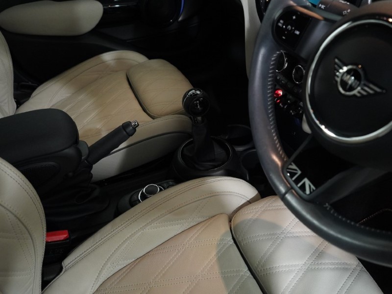 2022 (22) MINI HATCHBACK 1.5 Cooper Exclusive 5dr 4717715