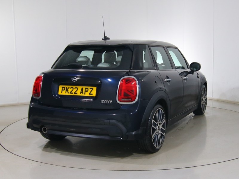 2022 (22) MINI HATCHBACK 1.5 Cooper Exclusive 5dr 4717737