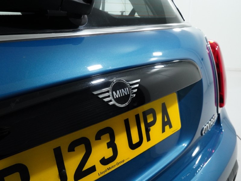 2023 (23) MINI HATCHBACK 1.5 Cooper Classic 3dr Auto 4739673