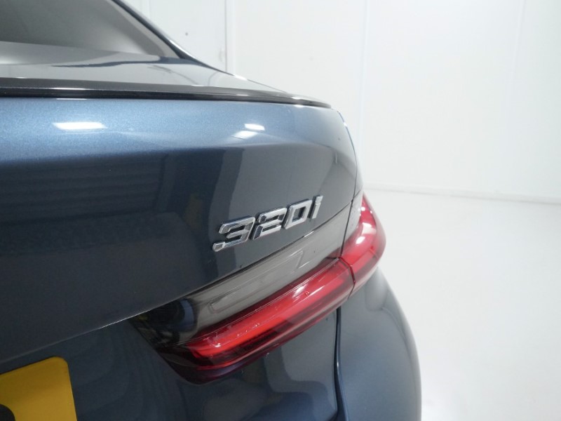 2025 (25) BMW 3 SERIES 320i M Sport 4dr Step Auto 4770998