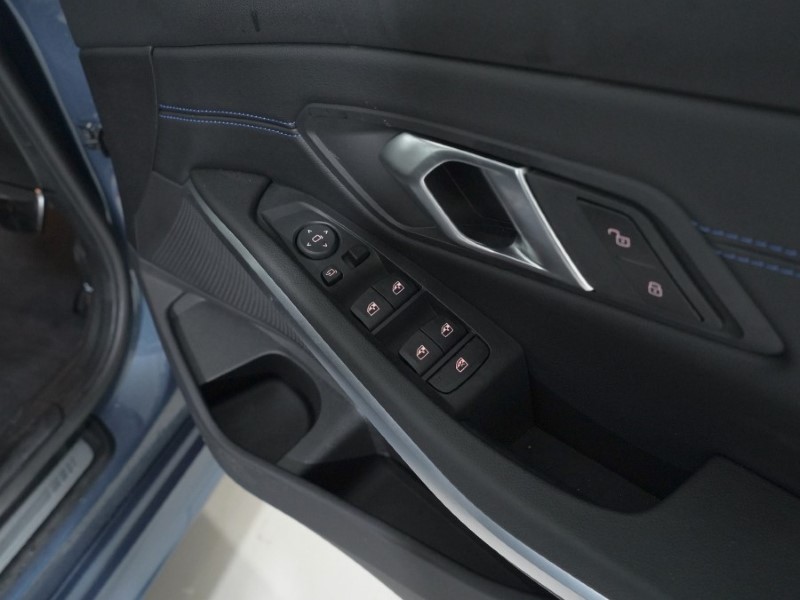 2025 (25) BMW 3 SERIES 320i M Sport 4dr Step Auto 4771007