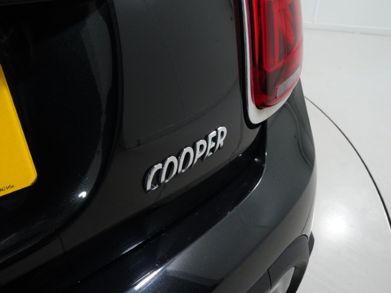 2023 (72) MINI HATCHBACK 1.5 Cooper Exclusive 3dr Auto 4788798