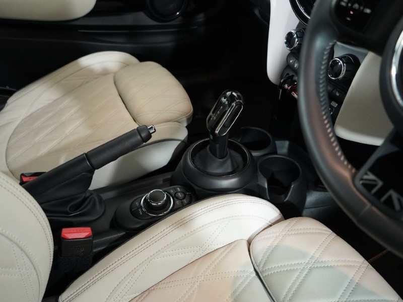 2023 (72) MINI HATCHBACK 1.5 Cooper Exclusive 3dr Auto 4788801