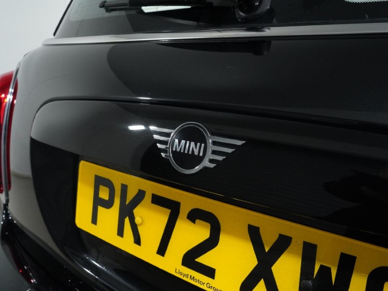 2023 (72) MINI HATCHBACK 1.5 Cooper Exclusive 3dr Auto 4788797