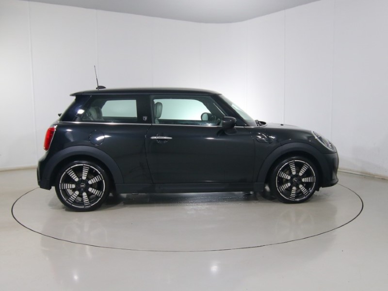 2023 (72) MINI HATCHBACK 1.5 Cooper Exclusive 3dr Auto 4788839
