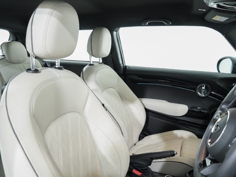 2023 (72) MINI HATCHBACK 1.5 Cooper Exclusive 3dr Auto 4788803