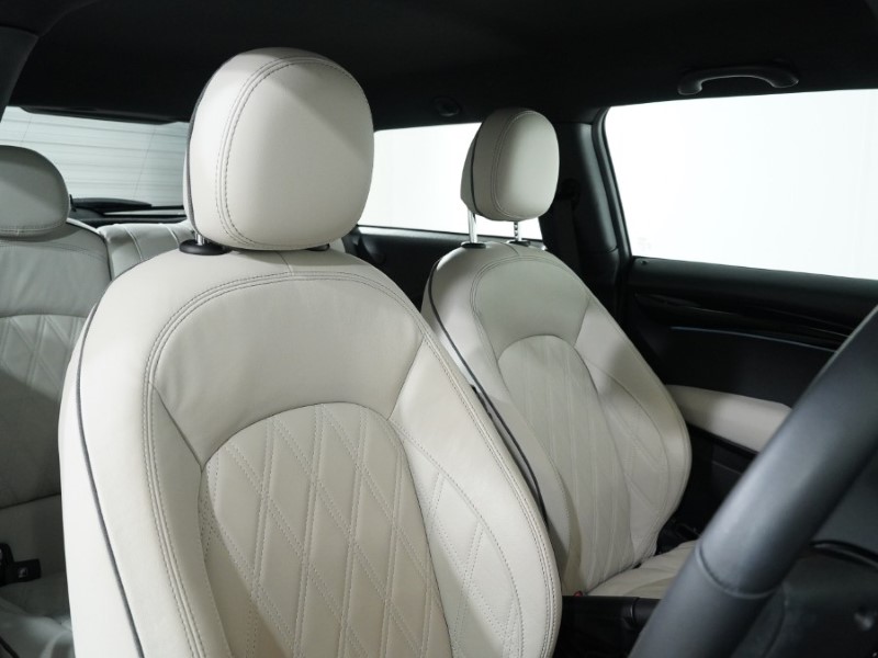 2023 (72) MINI HATCHBACK 1.5 Cooper Exclusive 3dr Auto 4788809