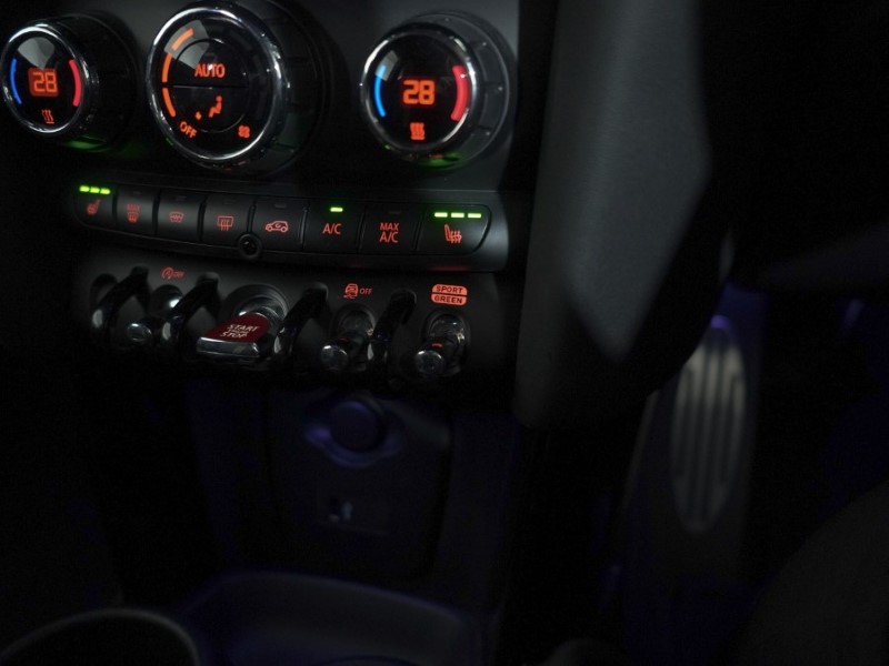 2021 (71) MINI HATCHBACK 1.5 Cooper Sport 3dr Auto 4809877