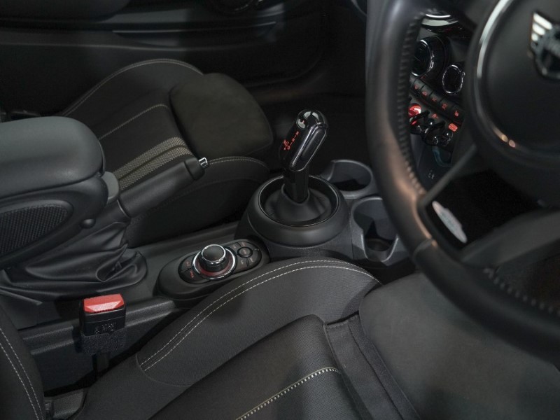 2021 (71) MINI HATCHBACK 1.5 Cooper Sport 3dr Auto 4809860