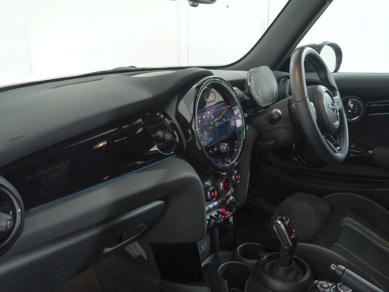 2021 (71) MINI HATCHBACK 1.5 Cooper Sport 3dr Auto 4809870