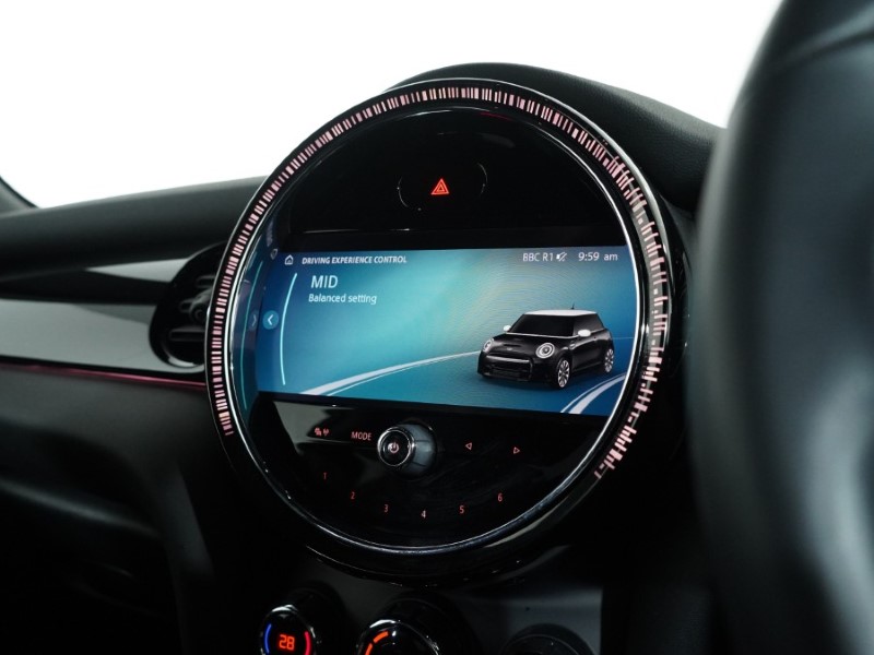 2021 (71) MINI HATCHBACK 1.5 Cooper Sport 3dr Auto 4809885