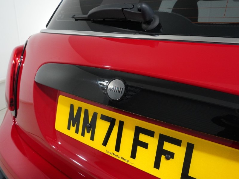 2021 (71) MINI HATCHBACK 1.5 Cooper Sport 3dr Auto 4809853