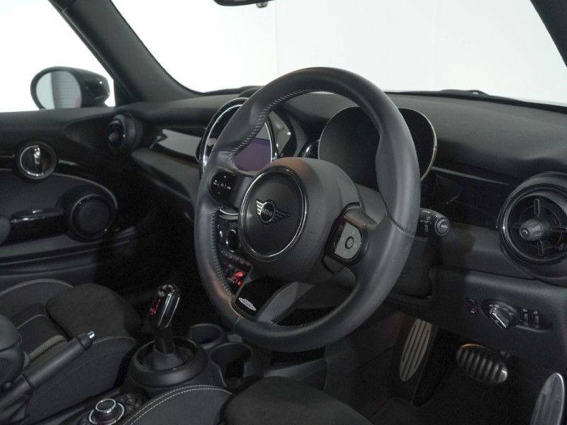 2021 (71) MINI HATCHBACK 1.5 Cooper Sport 3dr Auto 4809859