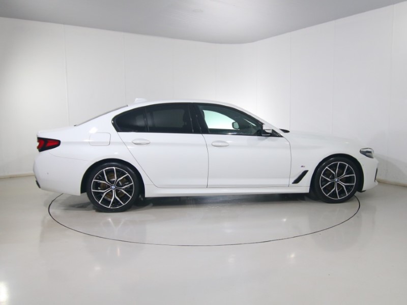 2022 (72) BMW 5 SERIES 520d MHT M Sport 4dr Step Auto 4817645