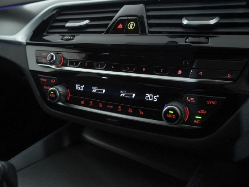 2022 (72) BMW 5 SERIES 520d MHT M Sport 4dr Step Auto 4817623