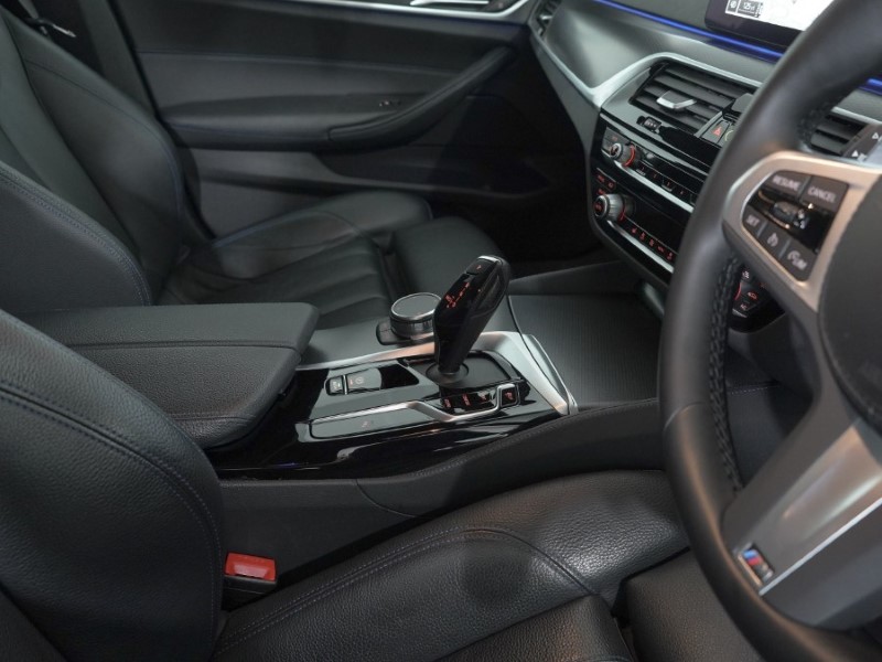 2022 (72) BMW 5 SERIES 520d MHT M Sport 4dr Step Auto 4817620