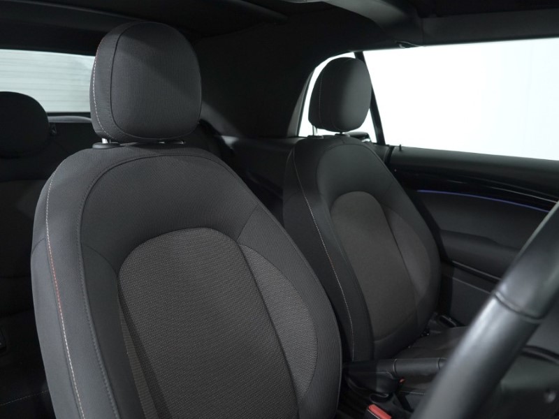 2022 (71) MINI CONVERTIBLE 1.5 Cooper Classic 2dr 4823699