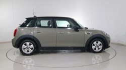 2020 (20) MINI HATCHBACK 1.5 Cooper Classic II 5dr Auto 4822403