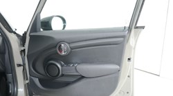 2020 (20) MINI HATCHBACK 1.5 Cooper Classic II 5dr Auto 4822367