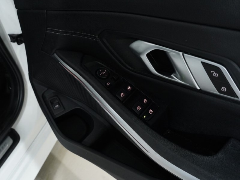 2021 (21) BMW 3 SERIES 320i M Sport 5dr Step Auto 4869338